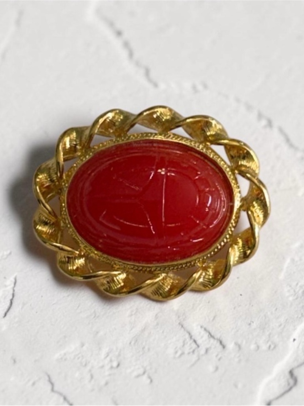 🫶🏻 Vintage Scarab Gold-Tone Ring with Red Oval Broach